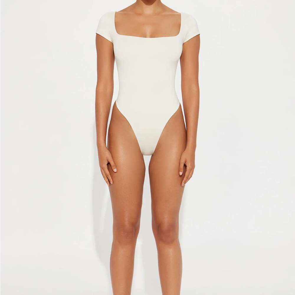 Fashion Nova Cream Square Neck Short Sleeve Bodysuit